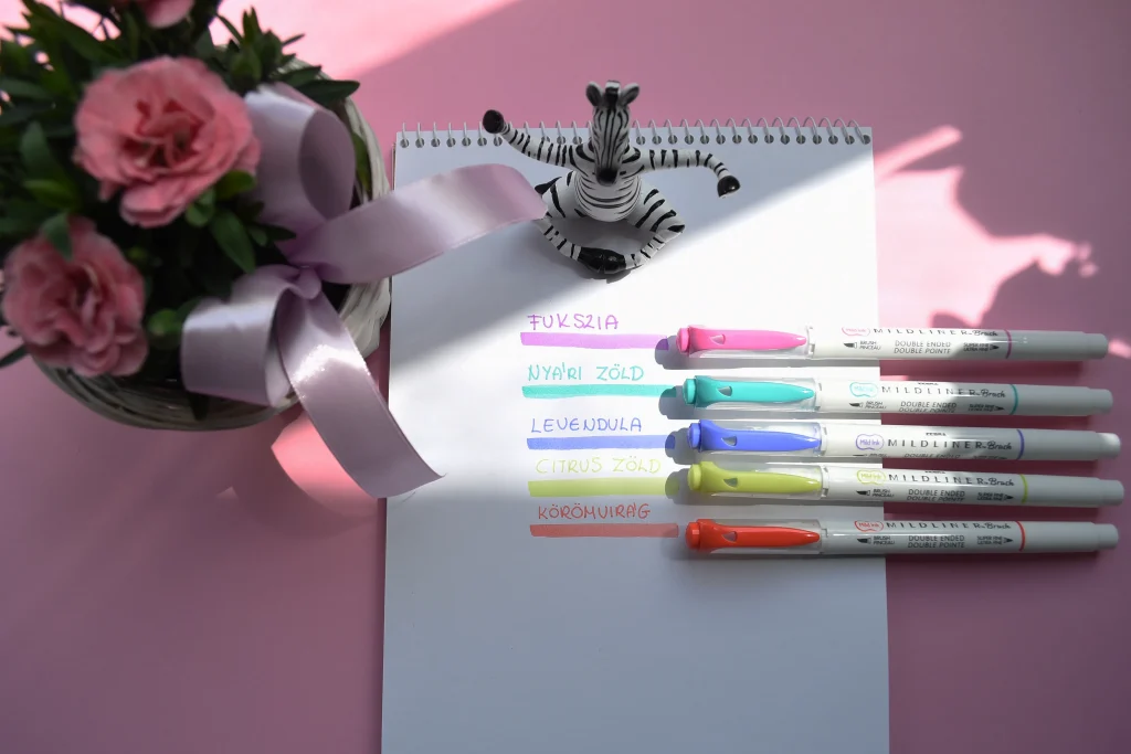 Colored pen for the art and craft movement